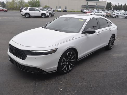 Certified 2024 Honda Accord Touring image 3