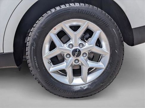 Used 2025 Kia Soul LX w/ LX Technology Package FWD image 22
