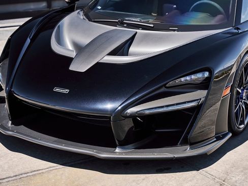 Used 2019 McLaren Senna RWD image 6