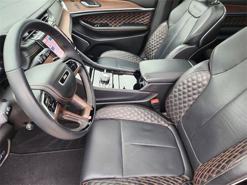 Certified 2025 Jeep Grand Cherokee L Summit w/ Obsidian Package image 13