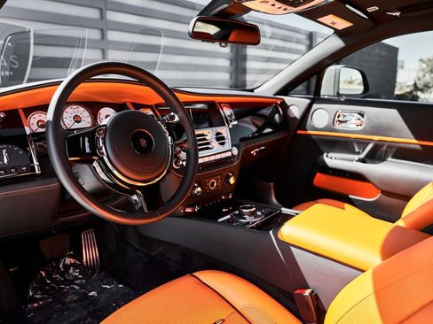 Used 2020 Rolls-Royce Wraith RWD image 3