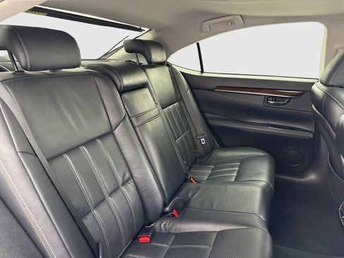 Used 2018 Lexus ES 350 w/ Luxury Package w/Wood Trim FWD image 44