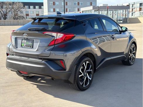 Used 2018 Toyota C-HR XLE image 8