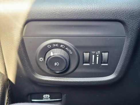 New 2026 Jeep Grand Cherokee Limited AWD/4WD image 17