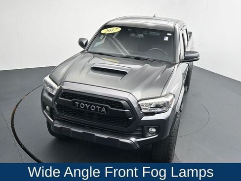 Used 2017 Toyota Tacoma TRD Sport AWD/4WD image 21