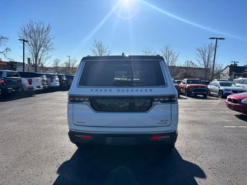 Used 2022 Jeep Grand Wagoneer Series III w/ Rear Seat Video Group 1 AWD/4WD image 7