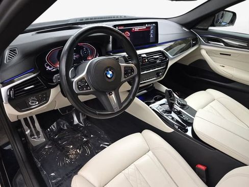 Used 2023 BMW M550i xDrive w/ Dynamic Handling Package AWD/4WD image 16