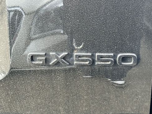 Used 2024 Lexus GX 550 w/ Accessory Package (Z1) image 7