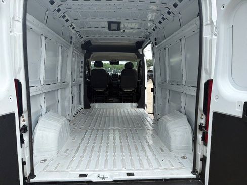 Used 2025 RAM ProMaster 2500 w/ Convenience Group FWD image 23