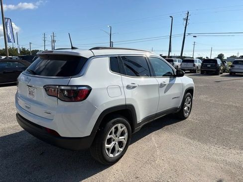 Used 2024 Jeep Compass Latitude AWD/4WD image 14