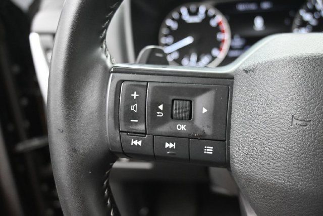Used 2025 Nissan Rogue SV AWD/4WD image 18