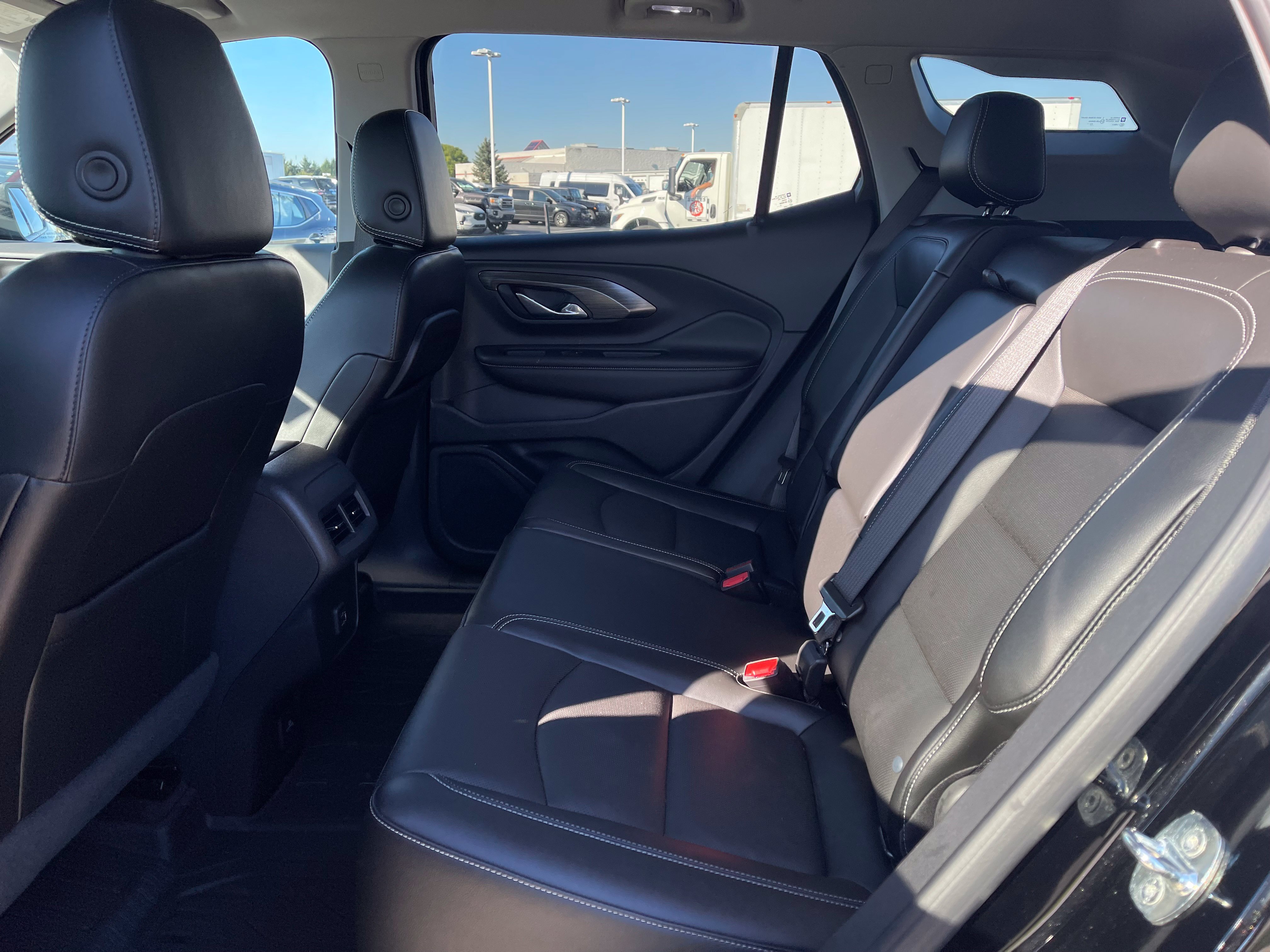 Used 2023 GMC Terrain SLT AWD/4WD image 14