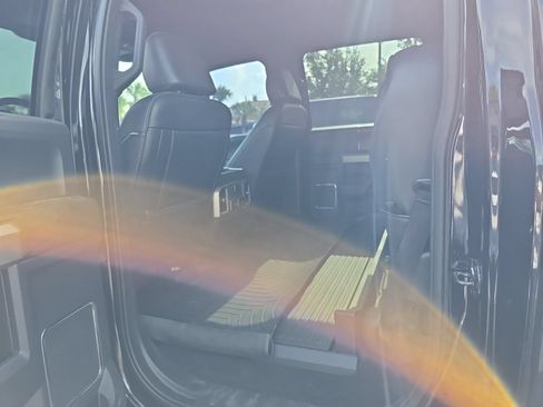 Used 2022 Ford F250 Lariat w/ Black Appearance Package AWD/4WD image 4