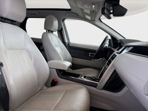 Used 2019 Land Rover Discovery Sport HSE AWD/4WD image 18