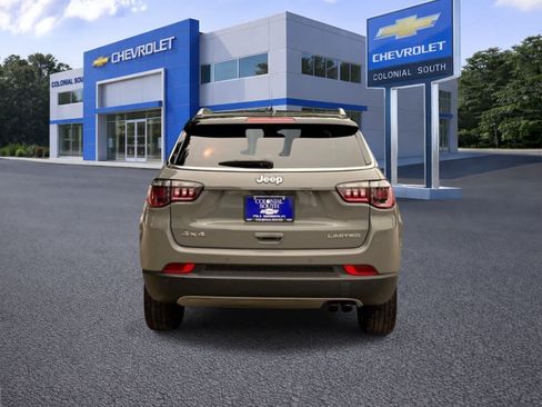 Used 2022 Jeep Compass Limited AWD/4WD image 5