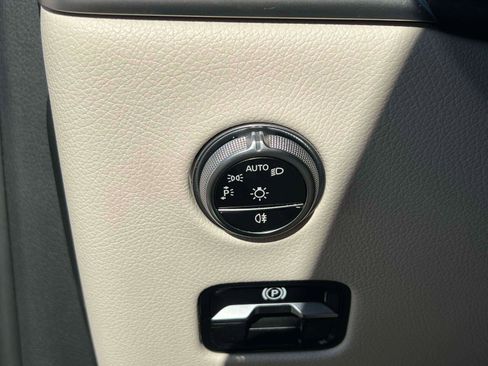 Used 2023 Mercedes-Benz GLC 300 4MATIC image 22