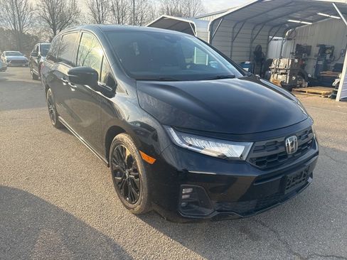 Used 2025 Honda Odyssey Sport-L image 4