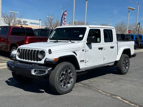 New 2026 Jeep Gladiator Sport AWD/4WD image 2