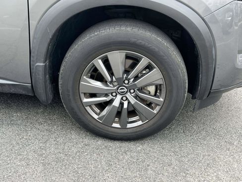 Used 2022 Nissan Pathfinder SV w/ SV Premium Package image 9