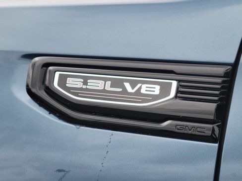 New 2026 GMC Sierra 1500 Elevation w/ LPO, Elevation Black Package image 15