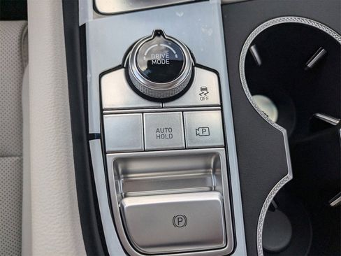 New 2025 Genesis G70 2.5T image 23