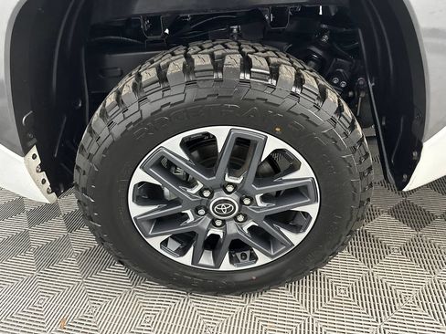 Used 2022 Toyota Tundra Limited AWD/4WD image 19