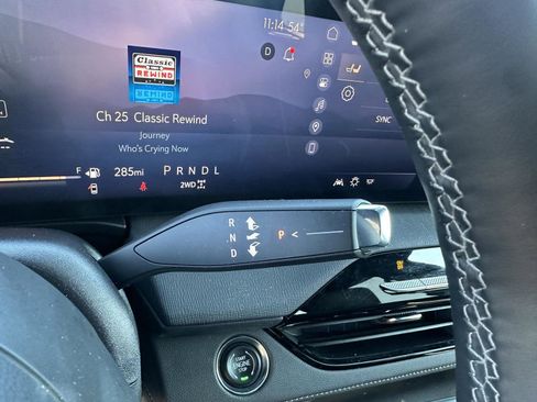 Used 2025 Buick Enclave Preferred image 26