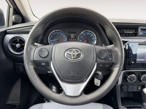 Used 2018 Toyota Corolla L FWD image 23