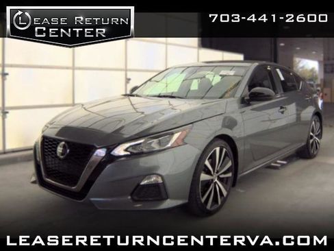 Used 2022 Nissan Altima 2.5 SR w/ Midnight Edition Package FWD image 1