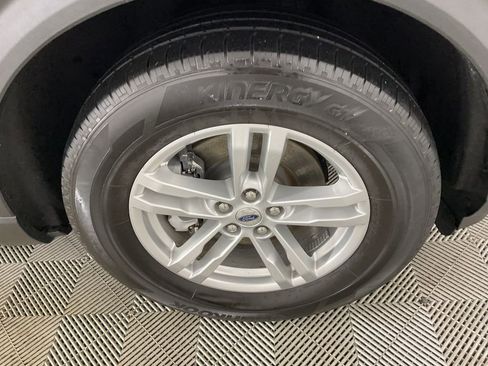 Used 2022 Ford Explorer XLT w/ Equipment Group 202A image 11