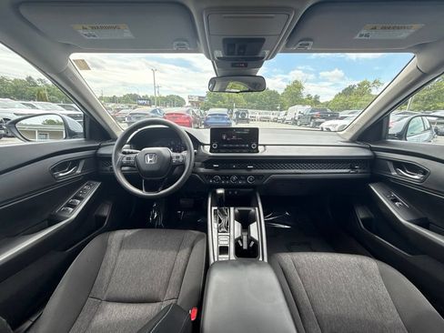 Used 2023 Honda Accord EX image 8