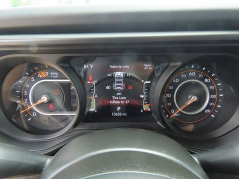 Used 2026 Jeep Wrangler Unlimited Rubicon AWD/4WD image 24