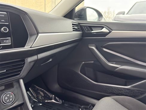 Used 2019 Volkswagen Jetta S image 23