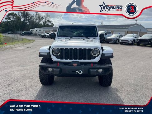 Used 2024 Jeep Wrangler Unlimited Rubicon AWD/4WD image 2