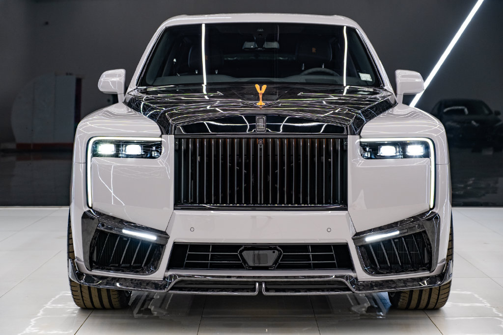 Used 2026 Rolls-Royce Cullinan AWD/4WD image 2