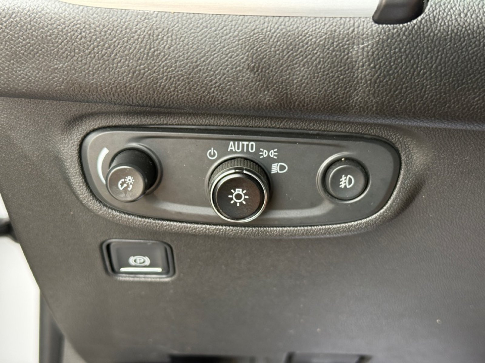 Used 2022 GMC Terrain SLT FWD image 33