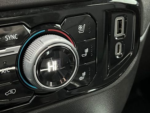 Used 2022 Chevrolet Silverado 1500 LTZ image 36