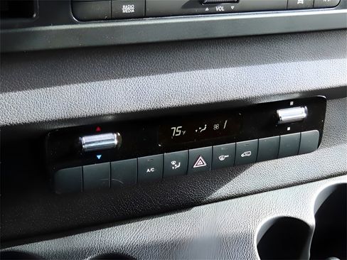 Used 2024 Mercedes-Benz Sprinter 3500 image 39