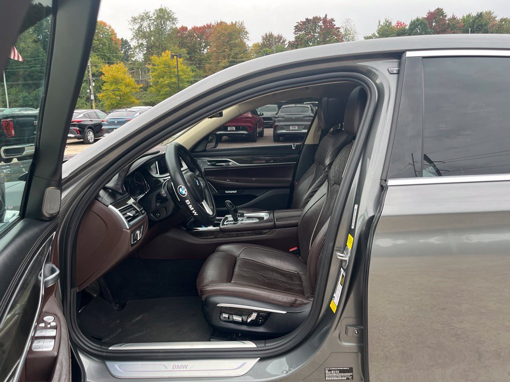 Used 2016 BMW 740i RWD image 20