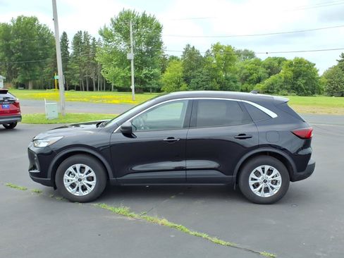 Used 2023 Ford Escape Active AWD/4WD image 2