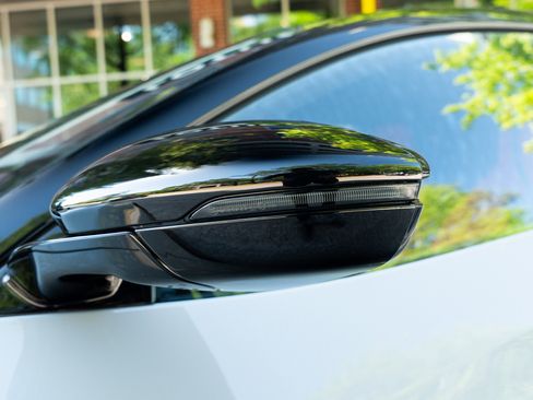 New 2025 Lotus Emira image 11