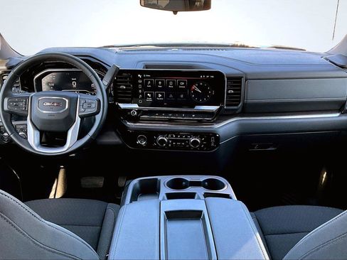 Used 2024 GMC Sierra 1500 Elevation image 17