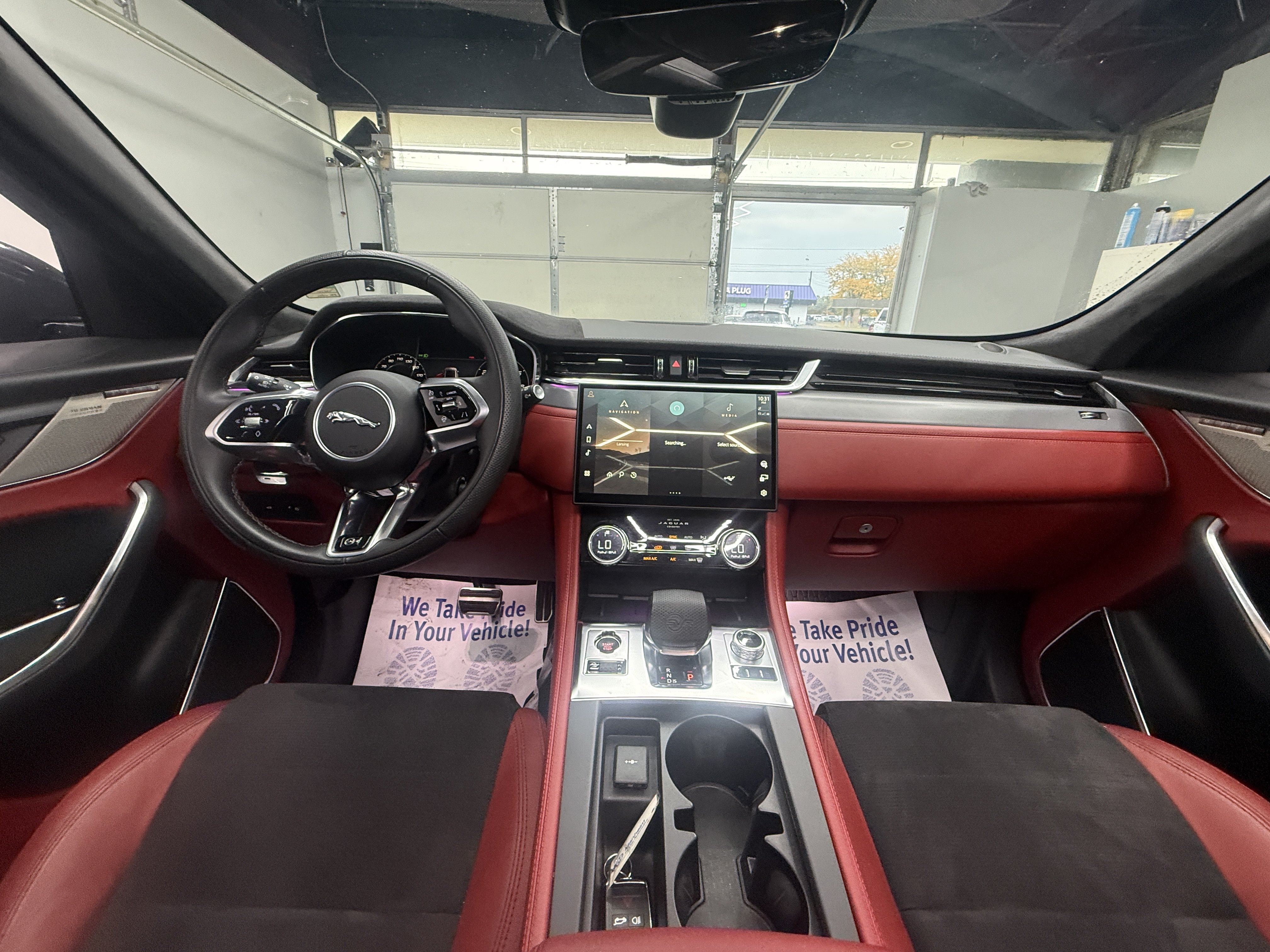 Used 2024 Jaguar F-PACE SVR AWD/4WD image 11