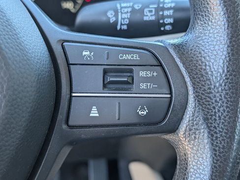 Used 2023 Honda HR-V LX image 24