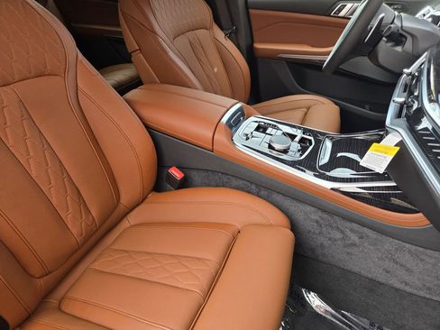 New 2026 BMW X7 M60i image 16