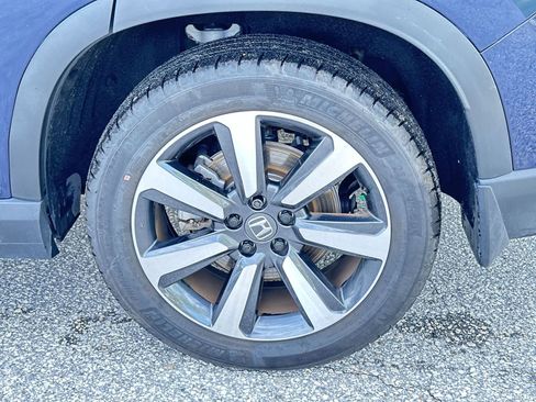 Used 2025 Honda Pilot Touring image 12