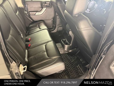 Used 2014 Jeep Wrangler Unlimited Rubicon w/ Connectivity Group AWD/4WD image 34
