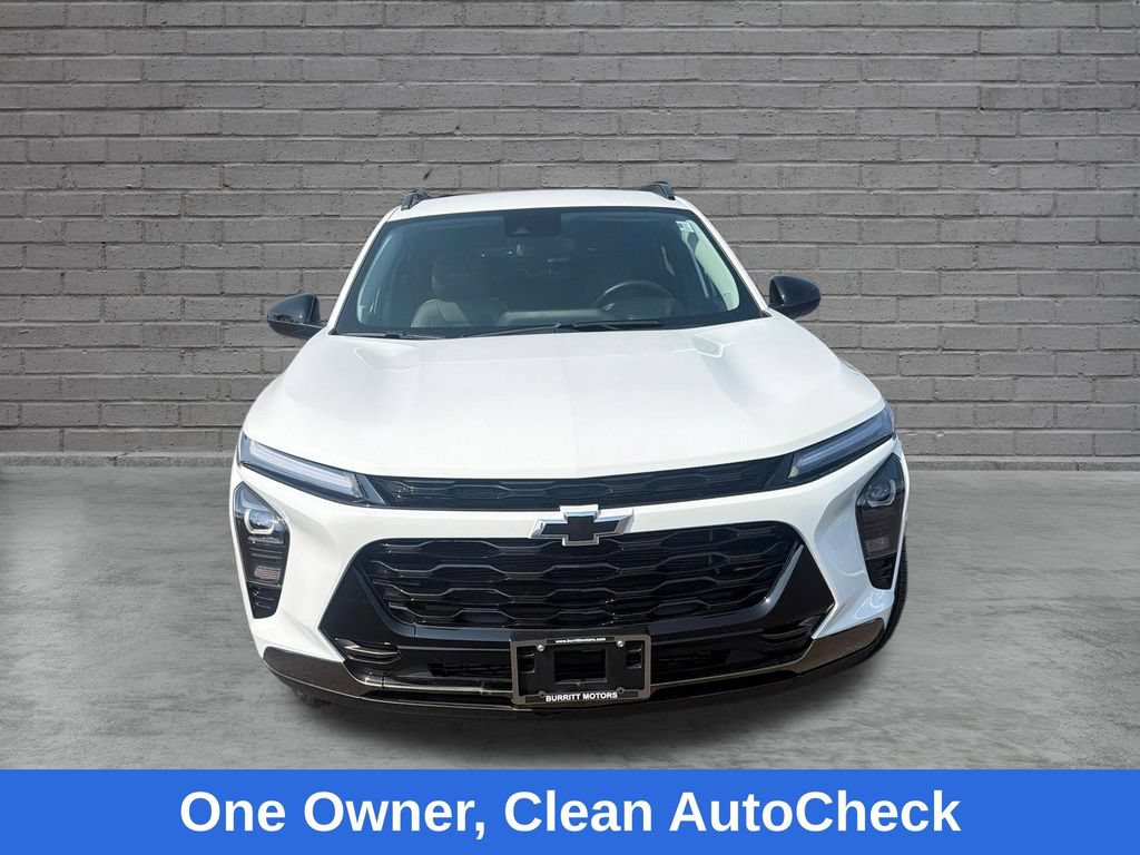 Used 2024 Chevrolet Trax ACTIV w/ Driver Confidence Package FWD image 2