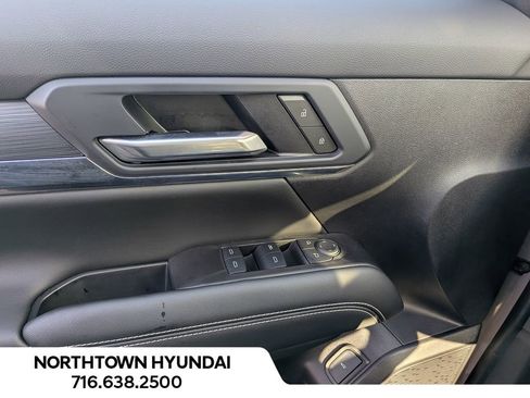 Used 2025 GMC Terrain Elevation w/ Elevation Premium Package image 29