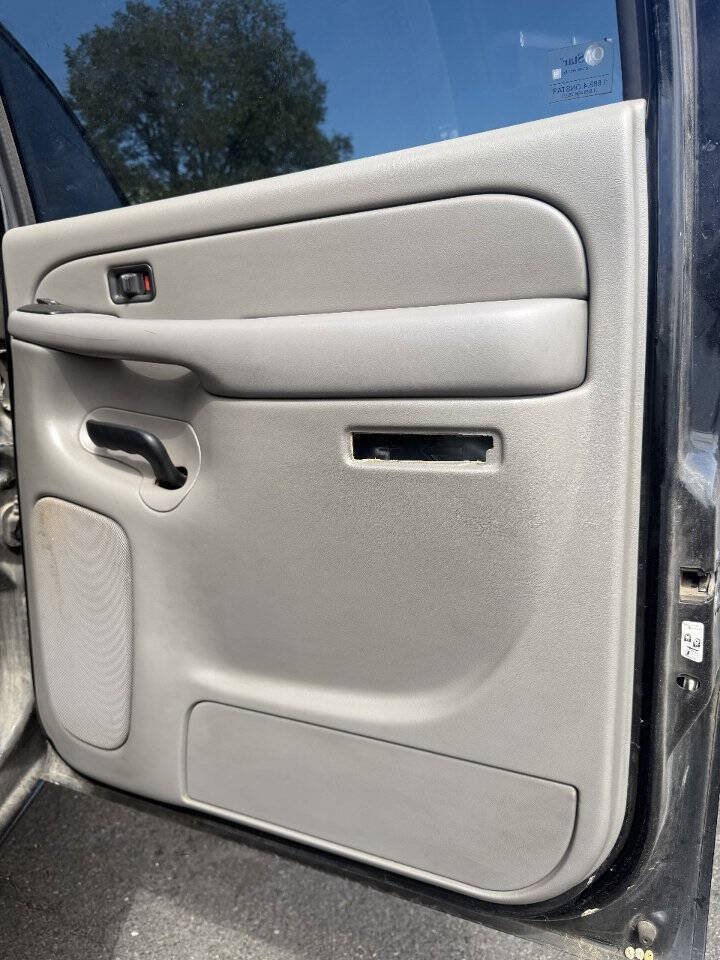 Used 2007 GMC Sierra 2500 SLT w/ Heavy-Duty Power Package AWD/4WD image 12